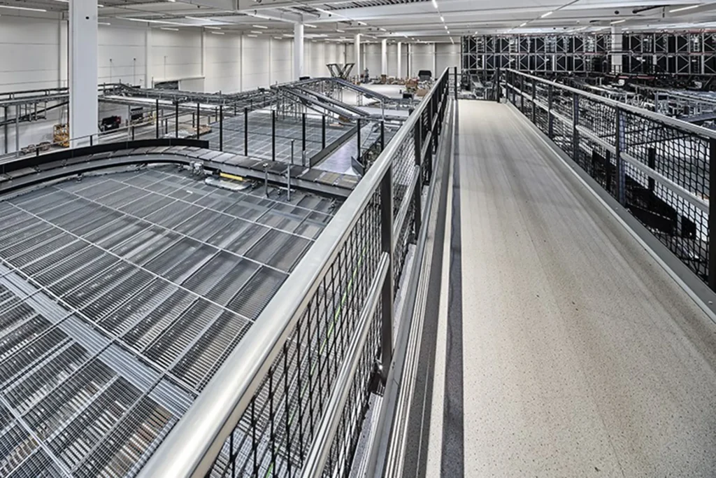 Example A Combining Mezzanines with Conveyor Systems -1